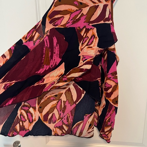 Mossimo Supply Co. Women's Pink and Brown Patterned Tank Top - Picture 5 of 5